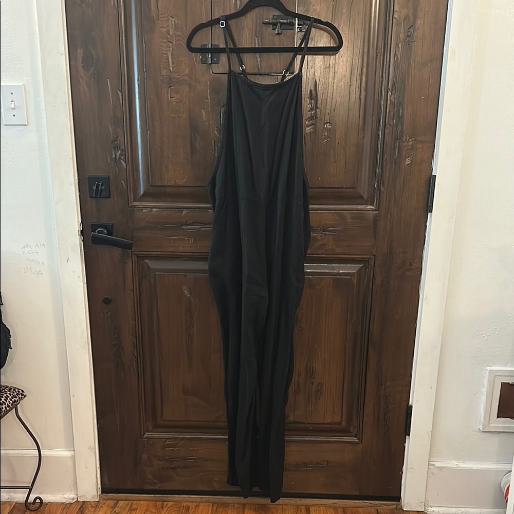 Chic Black Sleeveless Jumpsuit